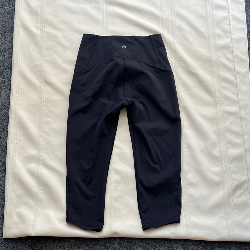 Lululemon black capris Sz 4 EUC bundle to save